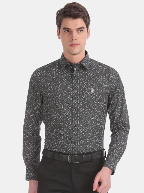 

U.S. Polo Assn. Men Green Regular Fit Printed Formal Shirt