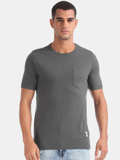 

Cherokee Men Grey Solid Round Neck Pure Cotton T-shirt