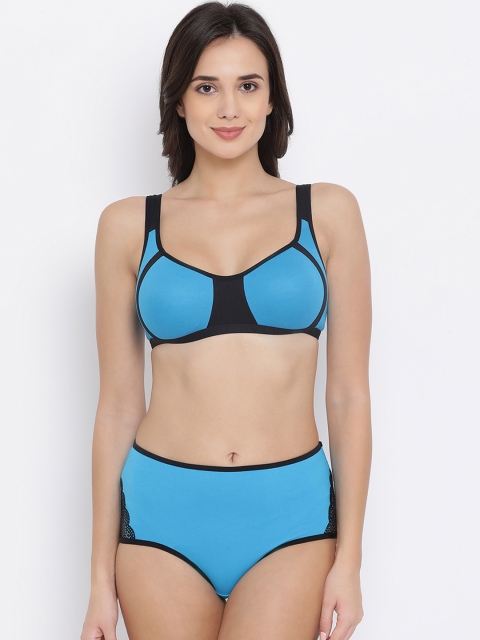 

Clovia Women Turquoise Blue & Black Colourblocked Lingerie Set COMBBP72332B
