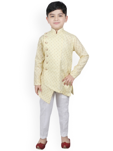 

SG YUVRAJ Boys Yellow & White Printed Raw Silk Kurta with Trousers
