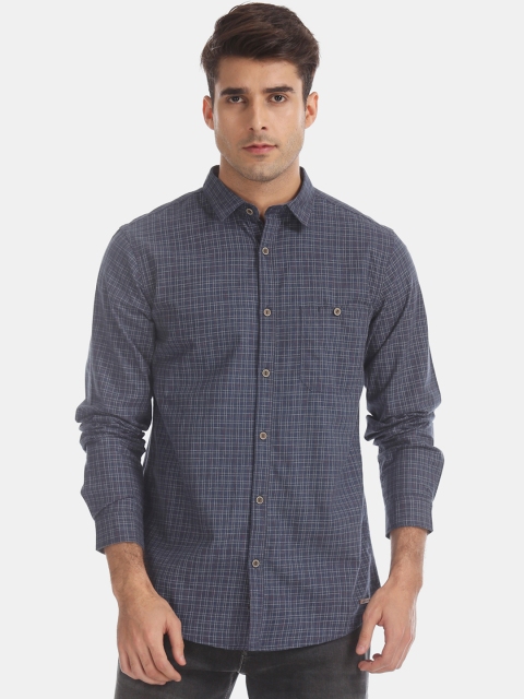 

Cherokee Men Navy Blue & Off-White Regular Fit Checked Casual Shirt