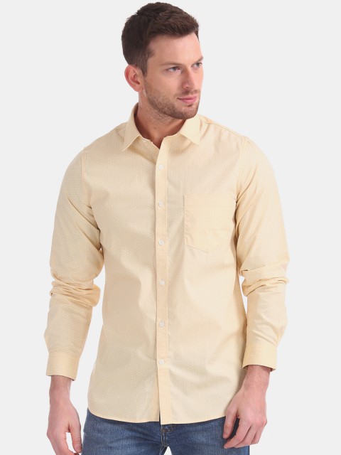 

Excalibur Men Beige Slim Fit Printed Casual Shirt