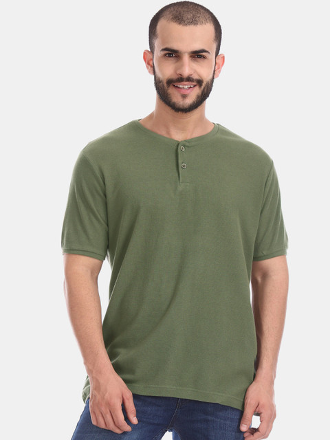 

Cherokee Men Green Solid Henley Neck T-shirt