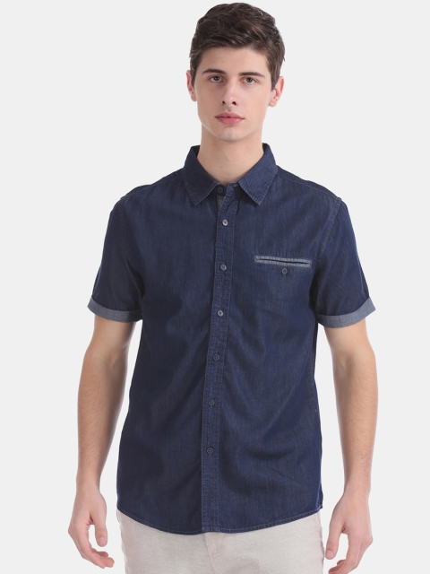 

Cherokee Men Navy Blue Regular Fit Solid Chambray Weave Casual Shirt