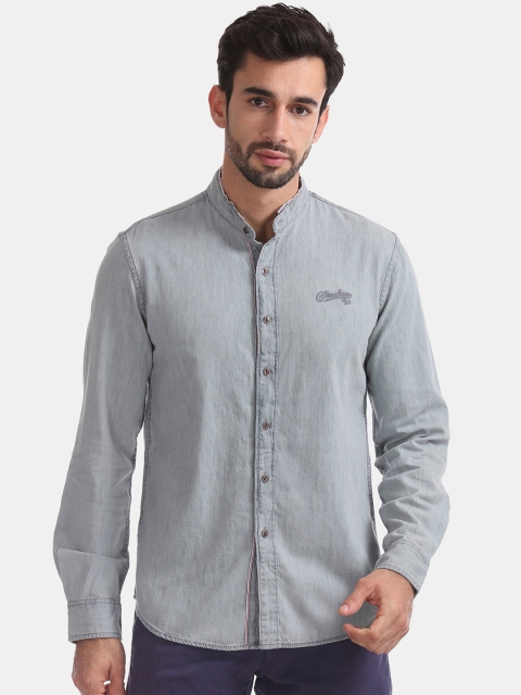 

Cherokee Men Grey Regular Fit Self Design Casual Denim Shirt