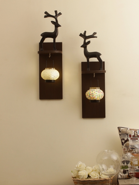 

TIED RIBBONS Set of 2 Brown & Black Wall Shelf With Candle Holder & Rein deer