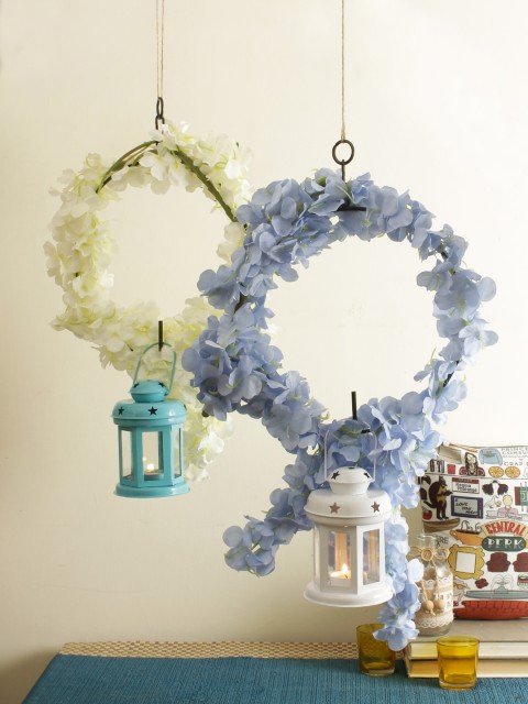 

TIED RIBBONS Set of 2 Blue & White Iron Lantern Flower Ring