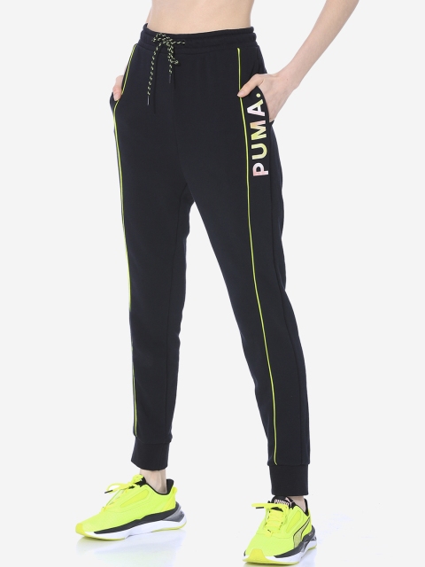 

Puma Men Black & Fluroscent Green Solid Chase Pant Joggers