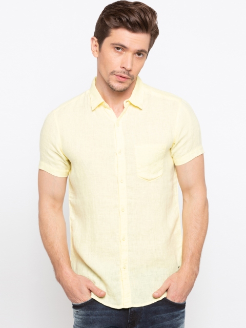 

SPYKAR Men Yellow Slim Fit Solid Casual Shirt