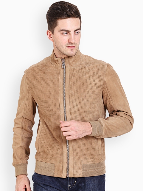 

Justanned Men Beige Solid Padded Jacket