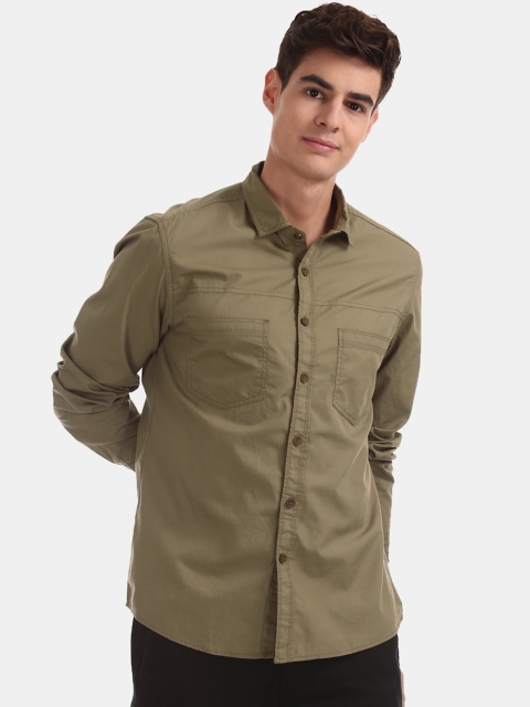 

Cherokee Men Green Regular Fit Solid Casual Shirt