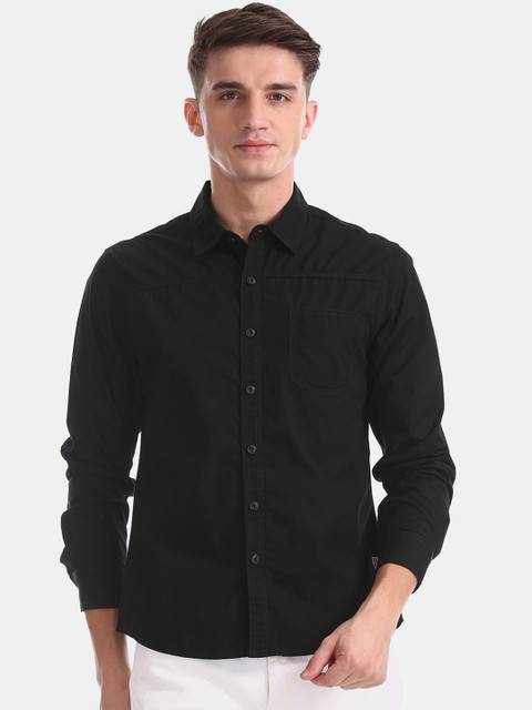 

Cherokee Men Black Regular Fit Solid Casual Shirt