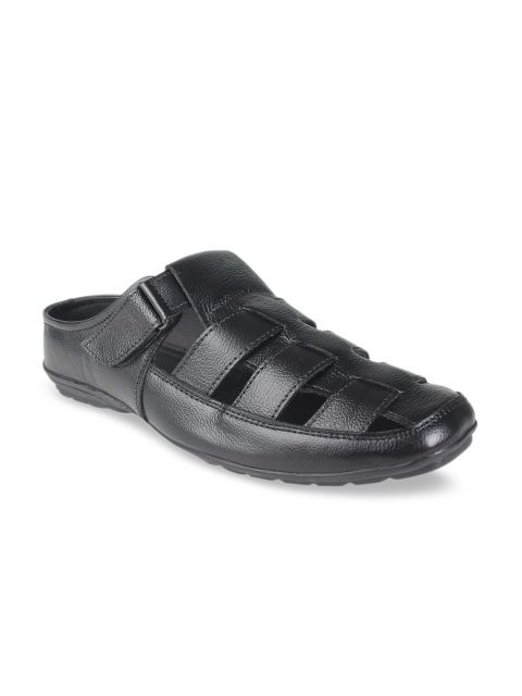 

Vardhra Men Black Fisherman Sandals