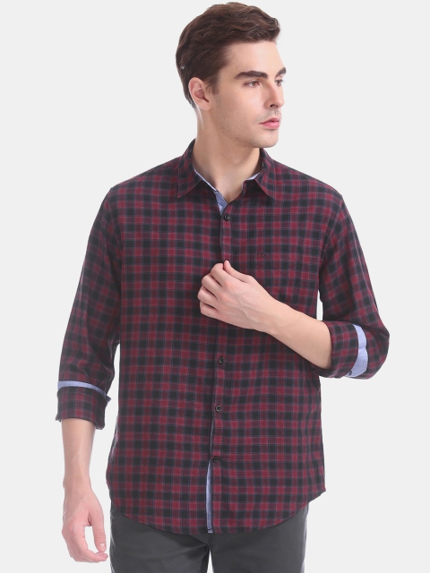 

Ruggers Men Red Slim Fit Checked Casual Shirt