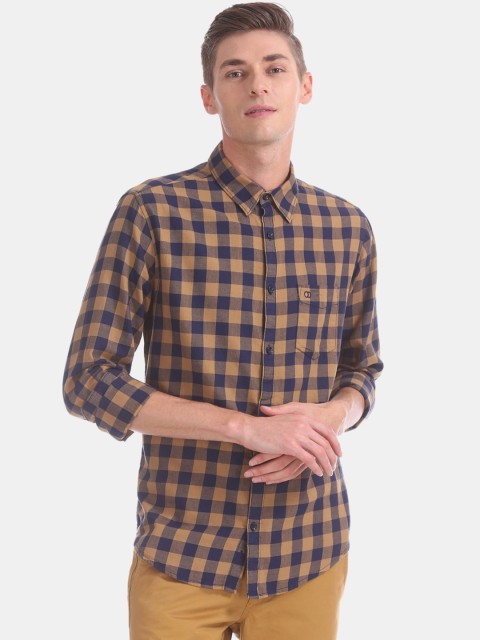 

Ruggers Men Mustard Yellow & Navy Blue Slim Fit Checked Casual Shirt