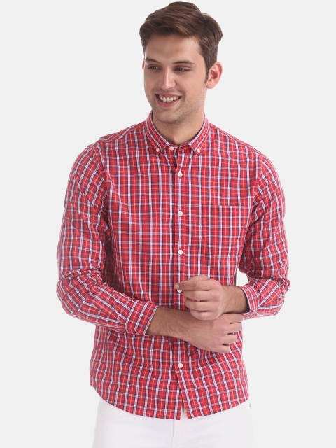 

Ruggers Men Red & White Regular Fit Checked Casual Shirt