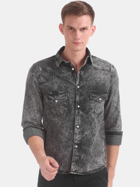 

Cherokee Men Black Regular Fit Faded Chambray Weave Casual Shirt