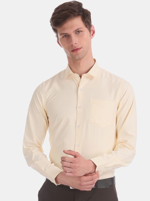 

Excalibur Men Beige Regular Fit Solid Formal Shirt