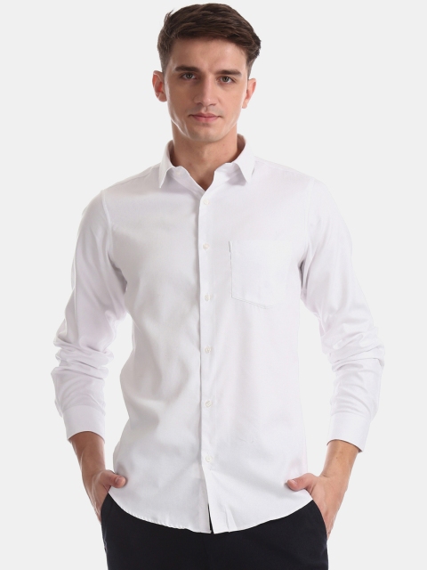 

Excalibur Men White Slim Fit Solid Casual Shirt