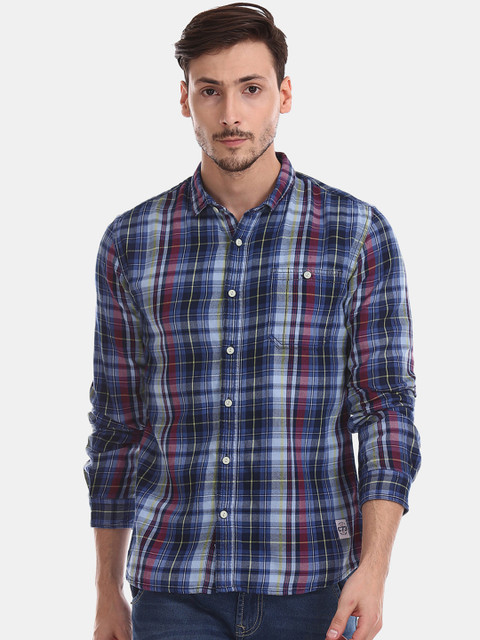 

Cherokee Men Navy Blue & Maroon Regular Fit Checked Casual Shirt