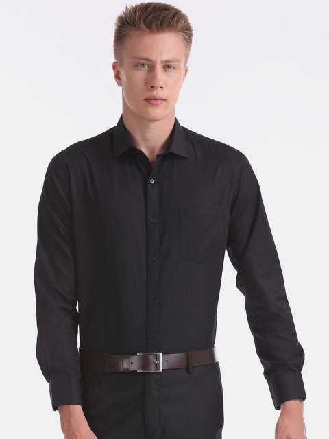 

Excalibur Men Black Regular Fit Solid Formal Shirt