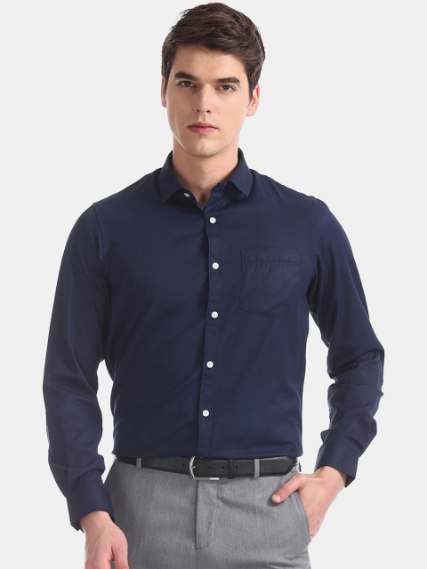 

Excalibur Men Blue Regular Fit Solid Formal Shirt