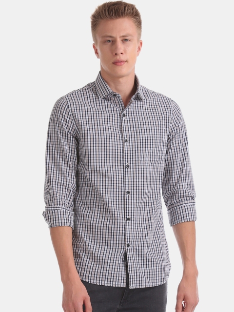

Excalibur Men Black & Off-White Slim Fit Checked Formal Shirt