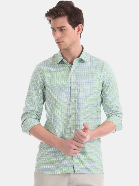 

Excalibur Men Green & Blue Regular Fit Checked Casual Shirt
