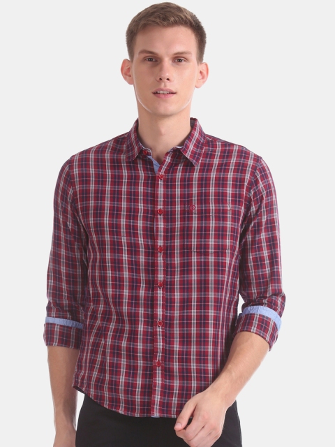 

Ruggers Men Red & Navy Blue Slim Fit Checked Casual Shirt