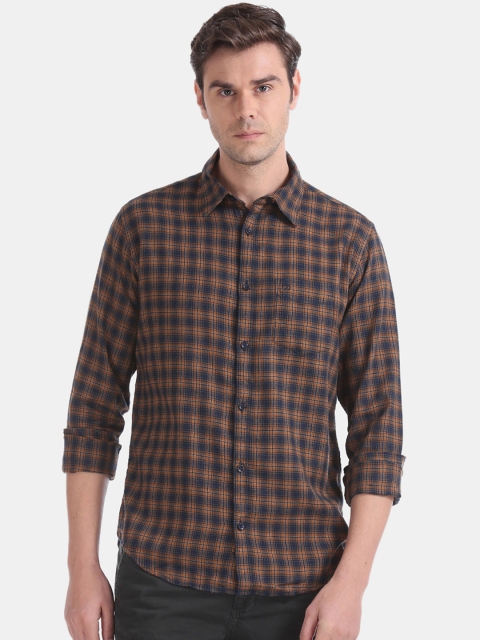 

Ruggers Men Navy Blue & Mustard Yellow Slim Fit Checked Casual Shirt
