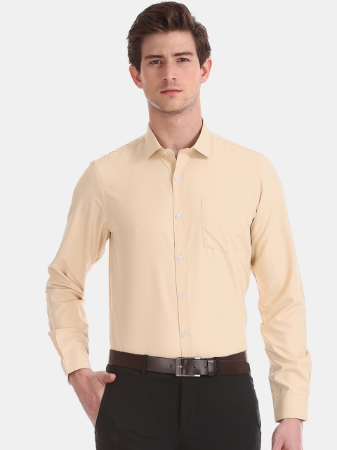 

Excalibur Men Beige Regular Fit Solid Formal Shirt