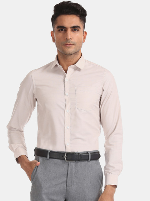 

Excalibur Men Beige Regular Fit Solid Formal Shirt
