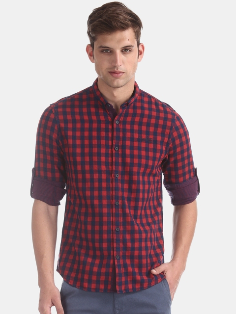 

Cherokee Men Red & Navy Blue Regular Fit Checked Casual Shirt