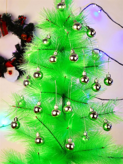 

Archies Grey & Green Christmas Tree With Balls