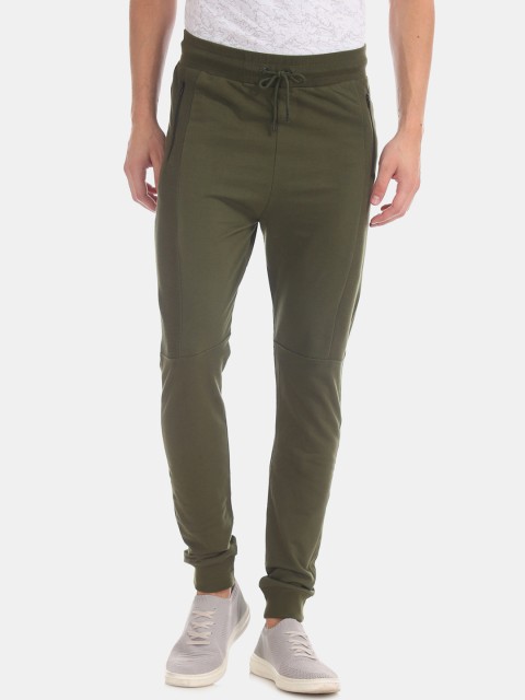 

Colt Men Green Solid Pure Cotton Straight-Fit Joggers