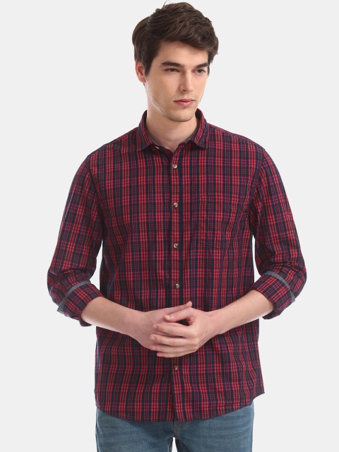 

Ruggers Men Red & Navy Blue Regular Fit Checked Casual Shirt
