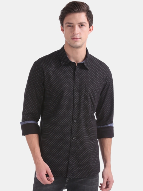 

Ruggers Men Black Regular Fit Printed Casual Shirt