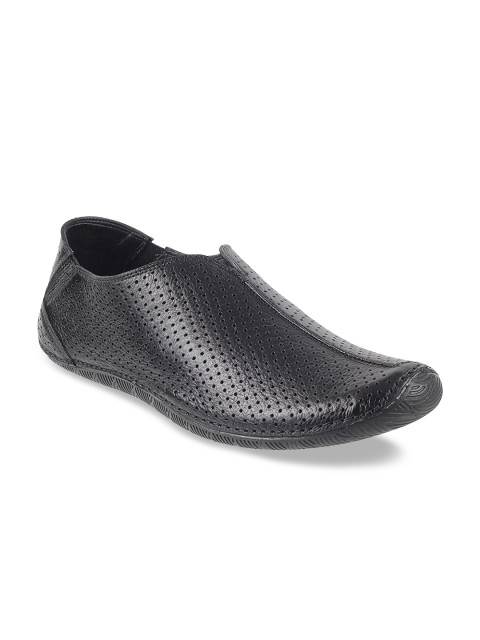 

Metro Men Black Leather Slip-On Sneakers