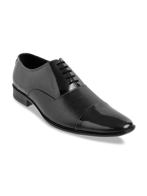 

Mochi Men Black Textured Leather Formal Oxfords