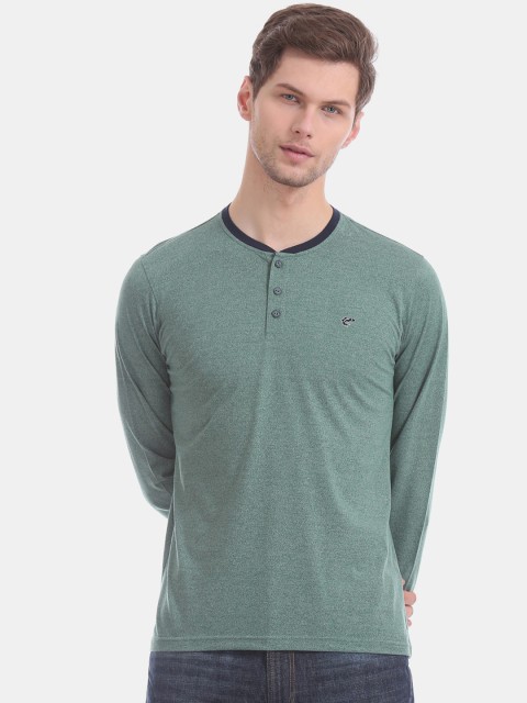 

Ruggers Men Green Solid Mandarin Collar T-shirt