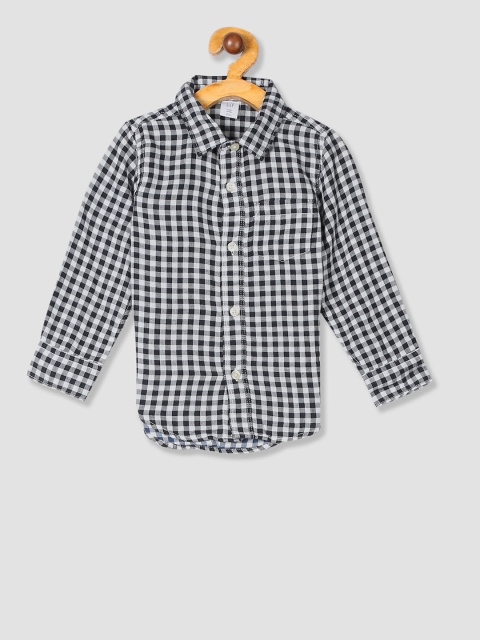 

GAP Boys Black & White Regular Fit Checked Casual Shirt
