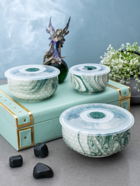 

White Gold Set of 3 White & Green Porcelain Airtight Bowls With Plastic Lid