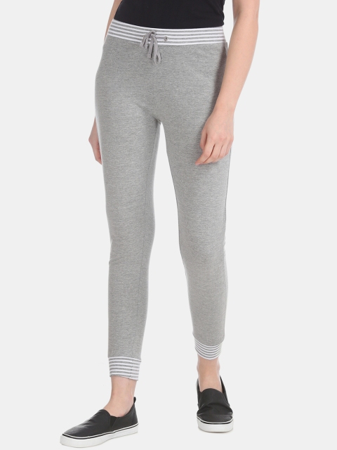

Sugr Women Grey Melange & White Solid Joggers