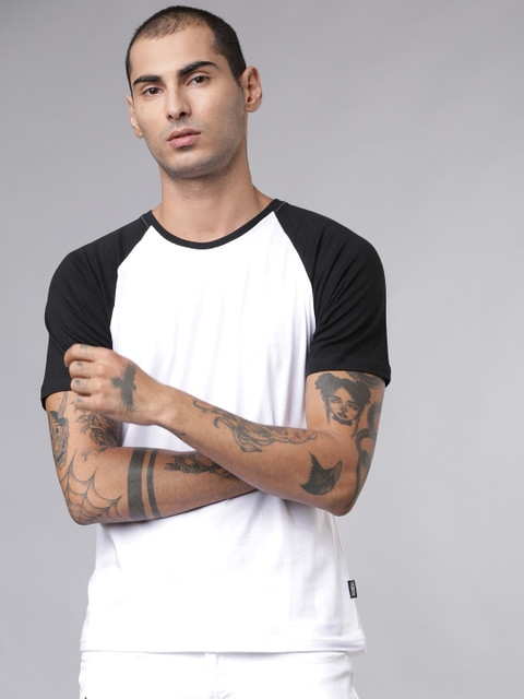 

LOCOMOTIVE Men White & Black Solid Slim Fit Round Neck T-shirt