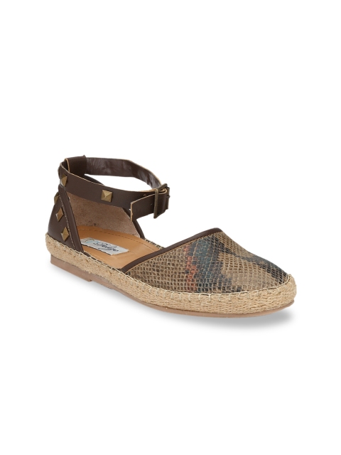 

Delize Women Brown Textured Leather Flats