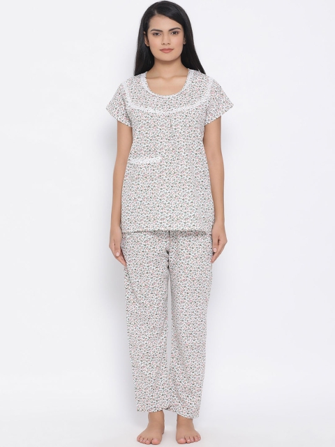

Clovia Women White & Green Printed Night suit LS0255P193XL