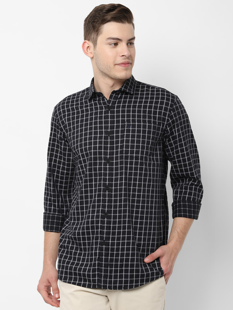 

Solly Jeans Co. Men Black Regular Fit Checked Casual Shirt