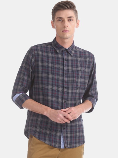 

Ruggers Men Grey Slim Fit Checked Casual Shirt