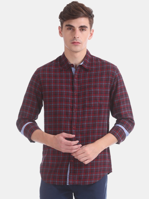 

Ruggers Men Red & Navy Blue Slim Fit Checked Casual Shirt