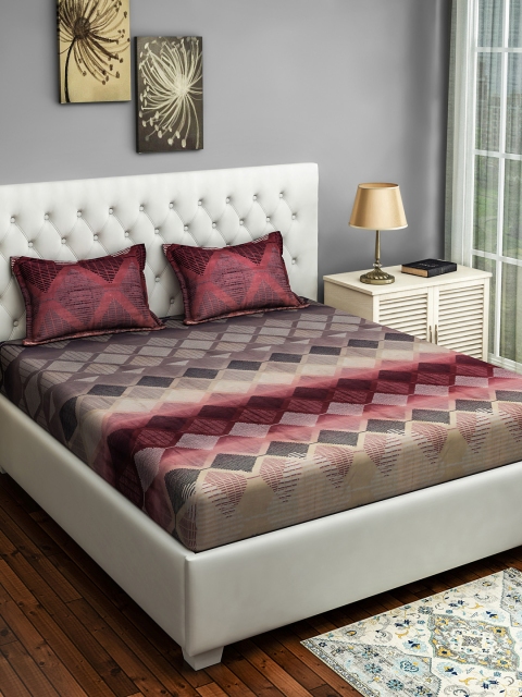 

SWAYAM Maroon & Brown Geometric 250 TC Cotton 1 Queen Bedsheet with 2 Pillow Covers